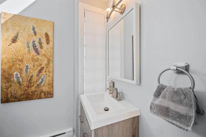 Powder Room Photo of 1246 Oxford Street, White Rock, BC