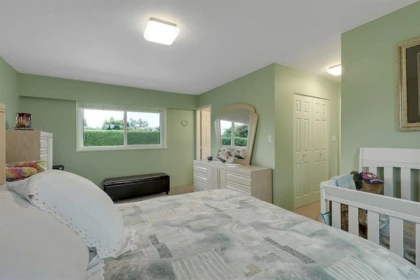 Entry Foyer Photo of 20214 Patterson Avenue, Maple Ridge, BC