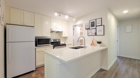 Kitchen Photo of 1103 1750 Mckenzie Road, Abbotsford, BC