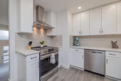 Kitchen Island Photo of 32073 Westview Avenue, Mission, BC