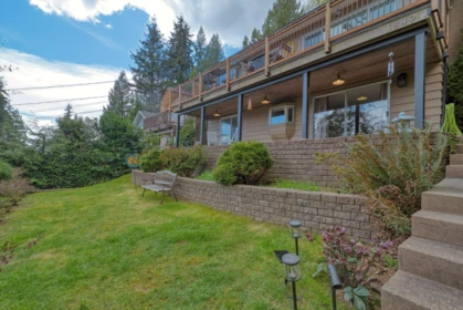 1849 North Road, Gibsons, BC, Gibsons — Single Family Residence for sale