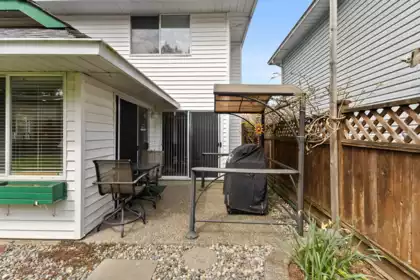 Garden / Landscaping Photo of 15522 87a Avenue, Surrey, BC