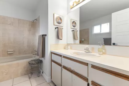 Hallway Photo of 15522 87a Avenue, Surrey, BC