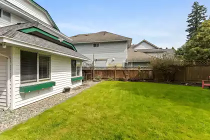 Swimming Pool Photo of 15522 87a Avenue, Surrey, BC