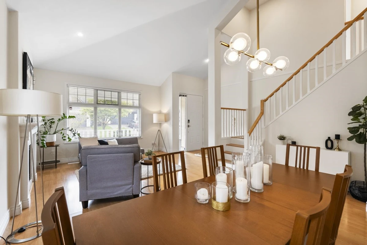 Dining Area Photo of 14733 75a Avenue, Surrey, BC