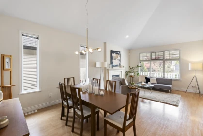 Kitchen Photo of 14733 75a Avenue, Surrey, BC
