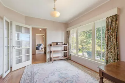 Kitchen Island Photo of 2657 Haywood Avenue, West Vancouver, BC