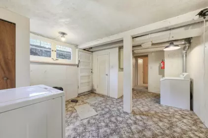 Laundry Room Photo of 2657 Haywood Avenue, West Vancouver, BC