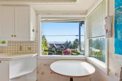 Primary Bathroom Photo of 2657 Haywood Avenue, West Vancouver, BC