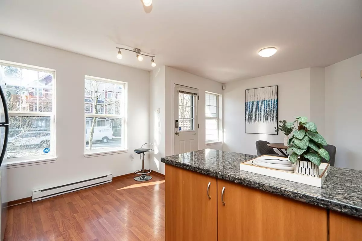 Dining Area Photo of 5 8638 159 Street, Surrey, BC