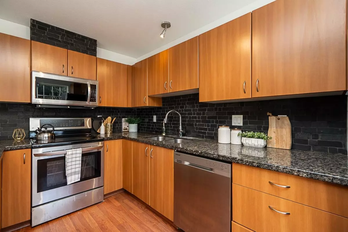 Family Room Photo of 5 8638 159 Street, Surrey, BC