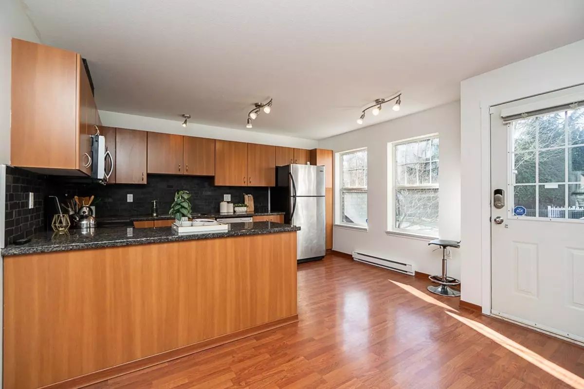Living Room Photo of 5 8638 159 Street, Surrey, BC