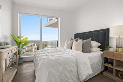 Bedroom 2 Photo of 1701 1500 Martin Street, White Rock, BC