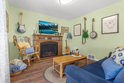 Hallway Photo of 5868 Tyson Road, Chilliwack, BC