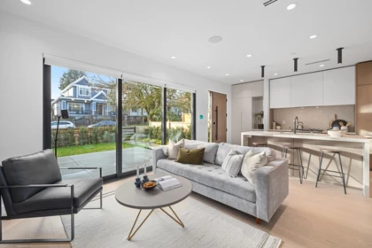 1 435 E 37th Avenue, Vancouver, BC, Vancouver — Half Duplex for sale