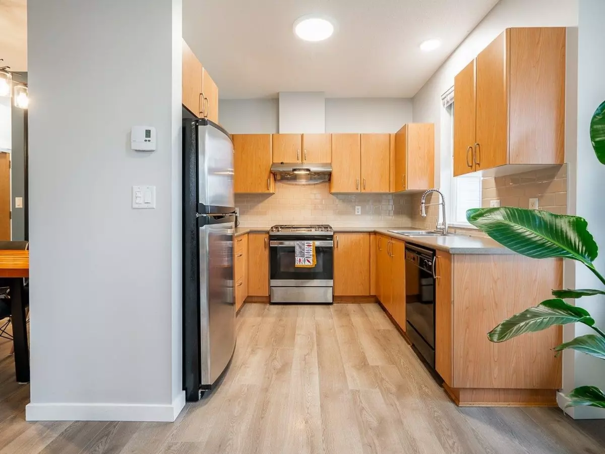 Dining Area Photo of 412 4723 Dawson Street, Burnaby, BC
