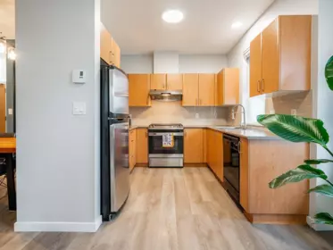 412 4723 Dawson Street, Burnaby, BC, Burnaby — Apartment/Condo for sale