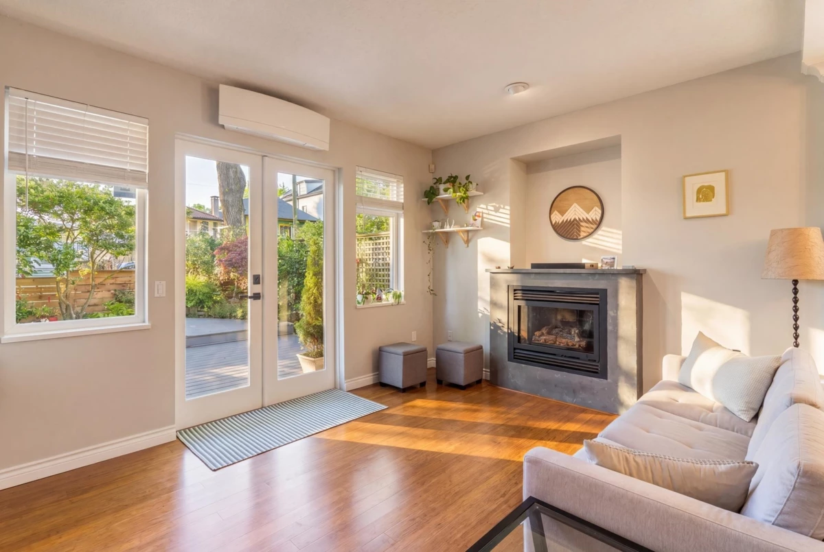 Living Room Photo of 1922 E 6th Avenue, Vancouver, BC