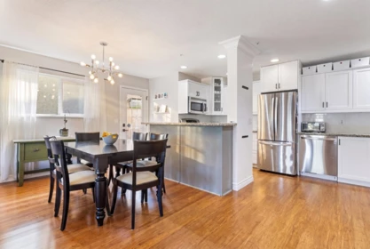 Kitchen Island Photo of 1922 E 6th Avenue, Vancouver, BC