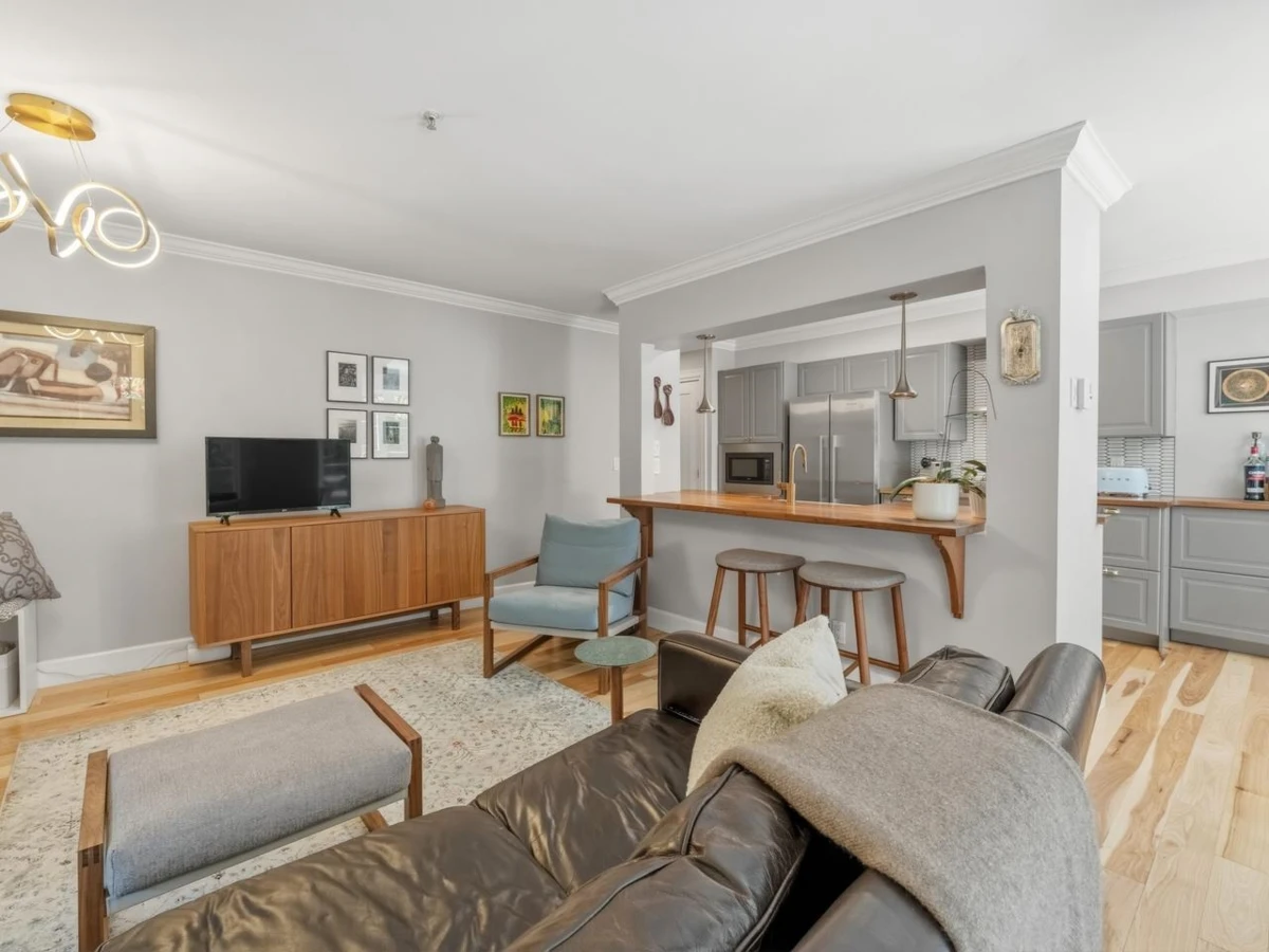 Family Room Photo of 103 2110 York Avenue, Vancouver, BC