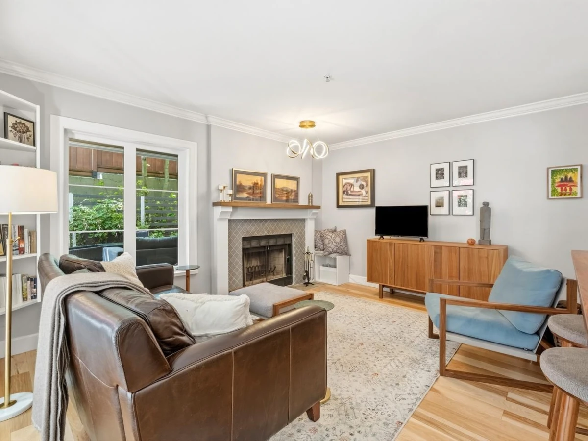 Living Room Photo of 103 2110 York Avenue, Vancouver, BC
