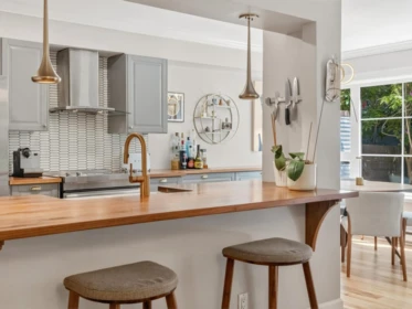 Kitchen Photo of 103 2110 York Avenue, Vancouver, BC