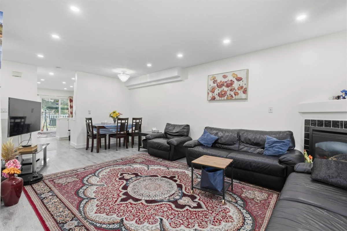 Family Room Photo of 12 12110 75a Avenue, Surrey, BC