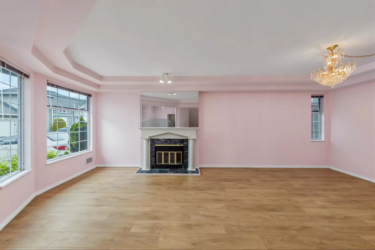 Living Room Photo of 31 9311 Dayton Avenue, Richmond, BC