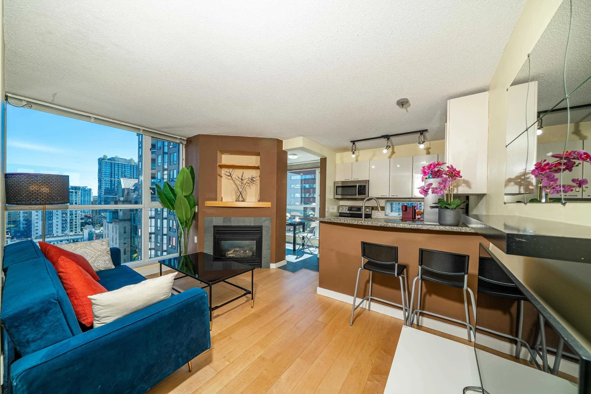 Living Room Photo of 1509 1068 Hornby Street, Vancouver, BC