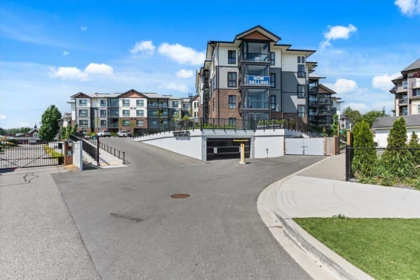 Swimming Pool Photo of 122 8497 Young Road, Chilliwack, BC