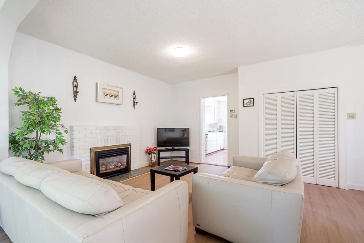 Dining Area Photo of 2720 W 24th Avenue, Vancouver, BC