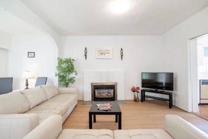 Kitchen Photo of 2720 W 24th Avenue, Vancouver, BC