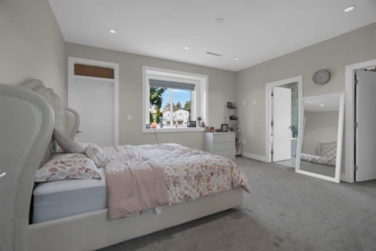 Guest Bathroom Photo of 11467 76a Avenue, Delta, BC