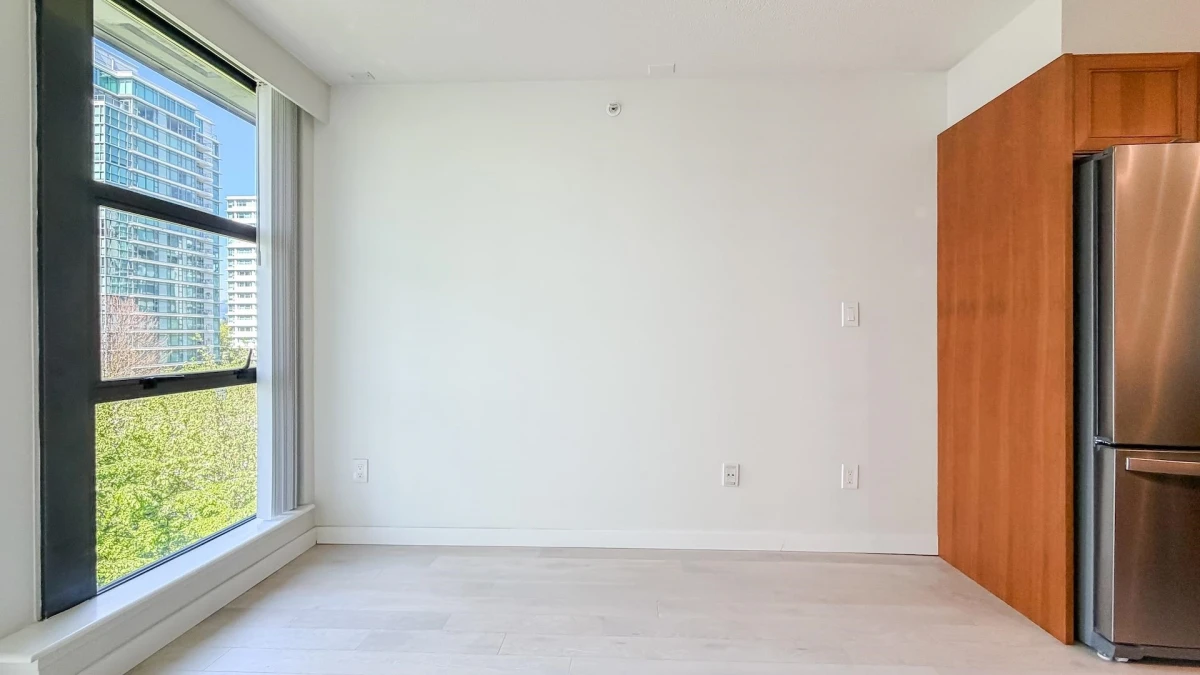 Living Room Photo of 505 1723 Alberni Street, Vancouver, BC