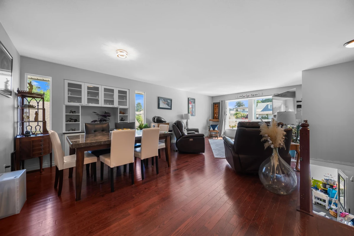 Family Room Photo of 7517 Murray Street, Mission, BC