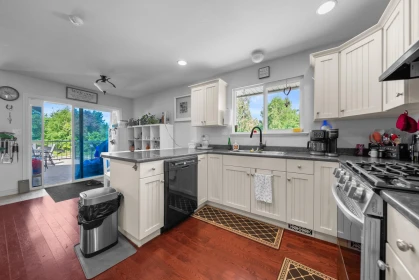 Breakfast Nook Photo of 7517 Murray Street, Mission, BC