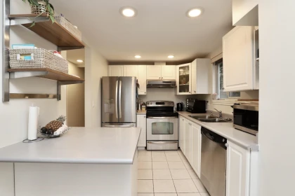 Kitchen Island Photo of 16 21409 Dewdney Trunk Road, Maple Ridge, BC