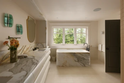 Entry Foyer Photo of 2955 Rosebery Avenue, West Vancouver, BC