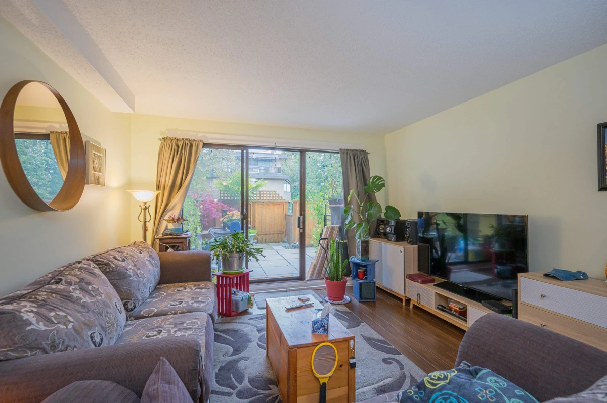Family Room Photo of 114 1442 Blackwood Street, White Rock, BC