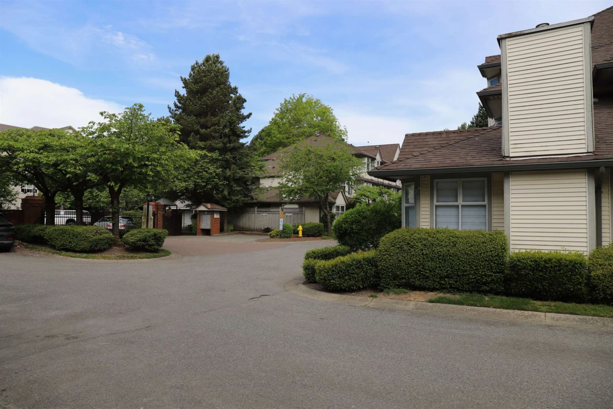 Family Room Photo of 104 8060 121a Street, Surrey, BC