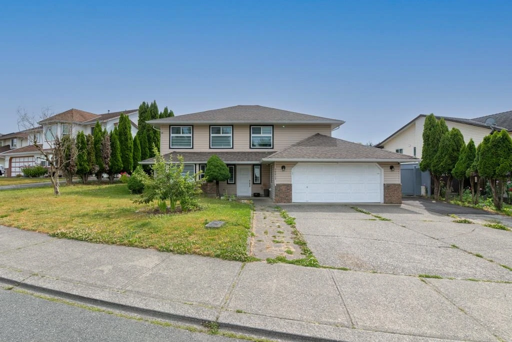 Living Room Photo of 30617 Curlew Drive, Abbotsford, BC