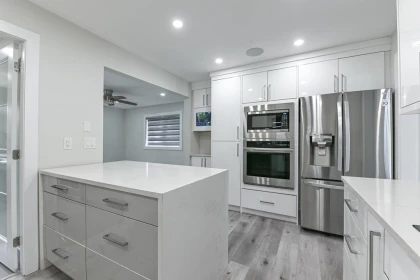 Kitchen Island Photo of 30617 Curlew Drive, Abbotsford, BC