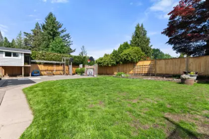 Kitchen Photo of 34529 Ascott Avenue, Abbotsford, BC