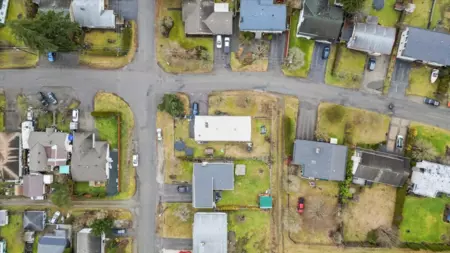 Backyard Photo of 385 3rd Avenue, Hope, BC