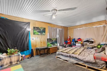 Garage Interior Photo of 385 3rd Avenue, Hope, BC
