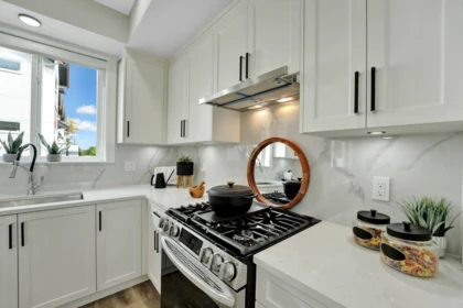 Hallway Photo of 9 17155 79a Avenue, Surrey, BC