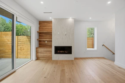 2 2438 E 20th Avenue, Vancouver, BC, Vancouver — Half Duplex for sale