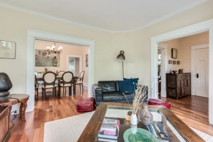 Breakfast Nook Photo of 341 E 58th Avenue, Vancouver, BC