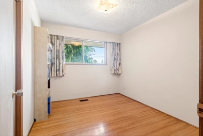 Basement Recreation Room Photo of 256 Rossmore Court, Coquitlam, BC