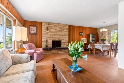Breakfast Nook Photo of 256 Rossmore Court, Coquitlam, BC